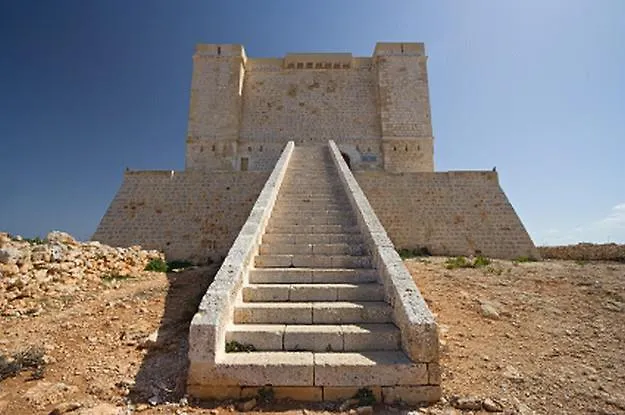 Sunshine Court Budget 4*