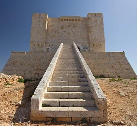 Sunshine Court Budget 4*