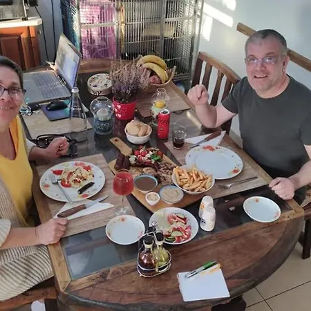 B&B Sunshine Court Budget 4*