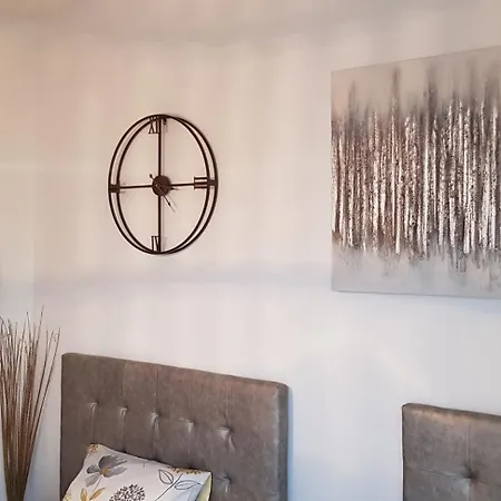 Sunshine Court Budget 4*