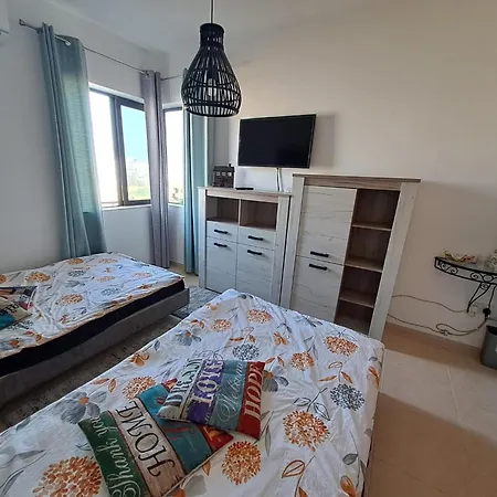 Sunshine Court Budget 4*