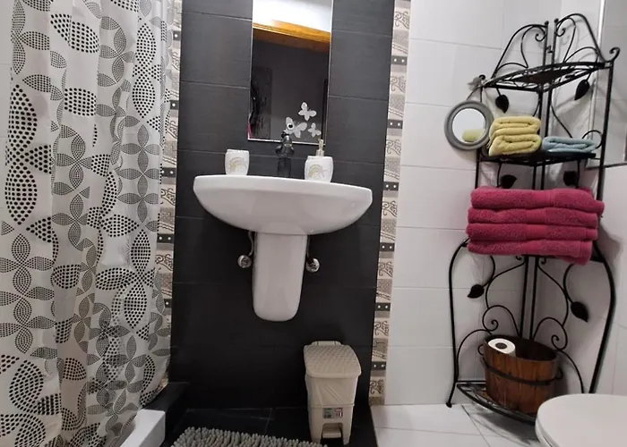 Sunshine Court Budget 4*